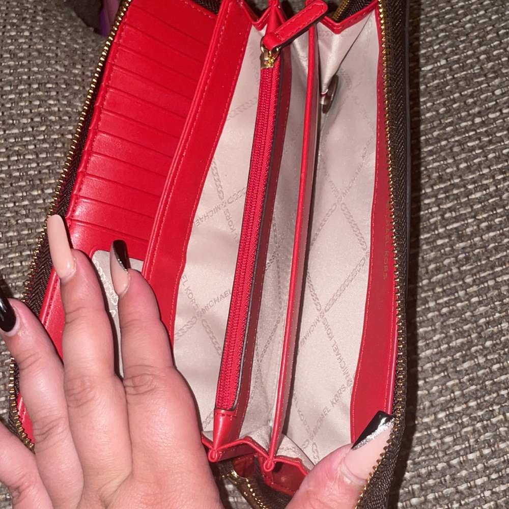 Michael Kors wallet - Picture 3 of 3